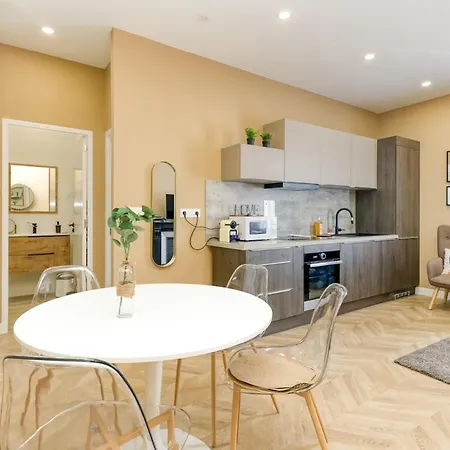 Hyper Centre Chic And Comfort Fiber Wifi Apartamento *
