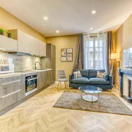 Hyper Centre Chic And Comfort Fiber Wifi